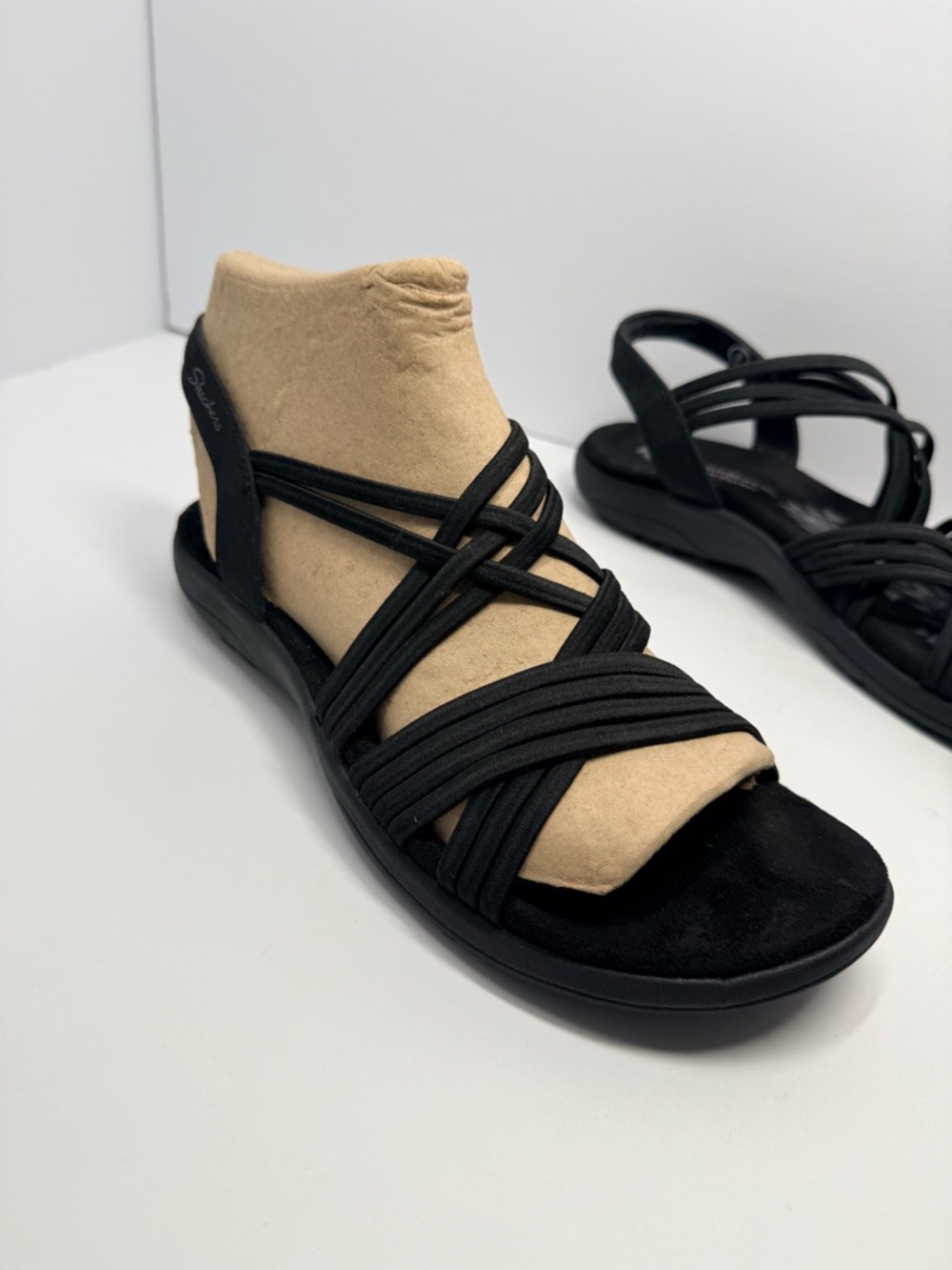 Skechers Black Strappy Comfort Reggae Sunnyside Sandals black size 9M